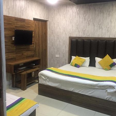 Fabhotel Dm Residency Αμριτσάρ Εξωτερικό φωτογραφία